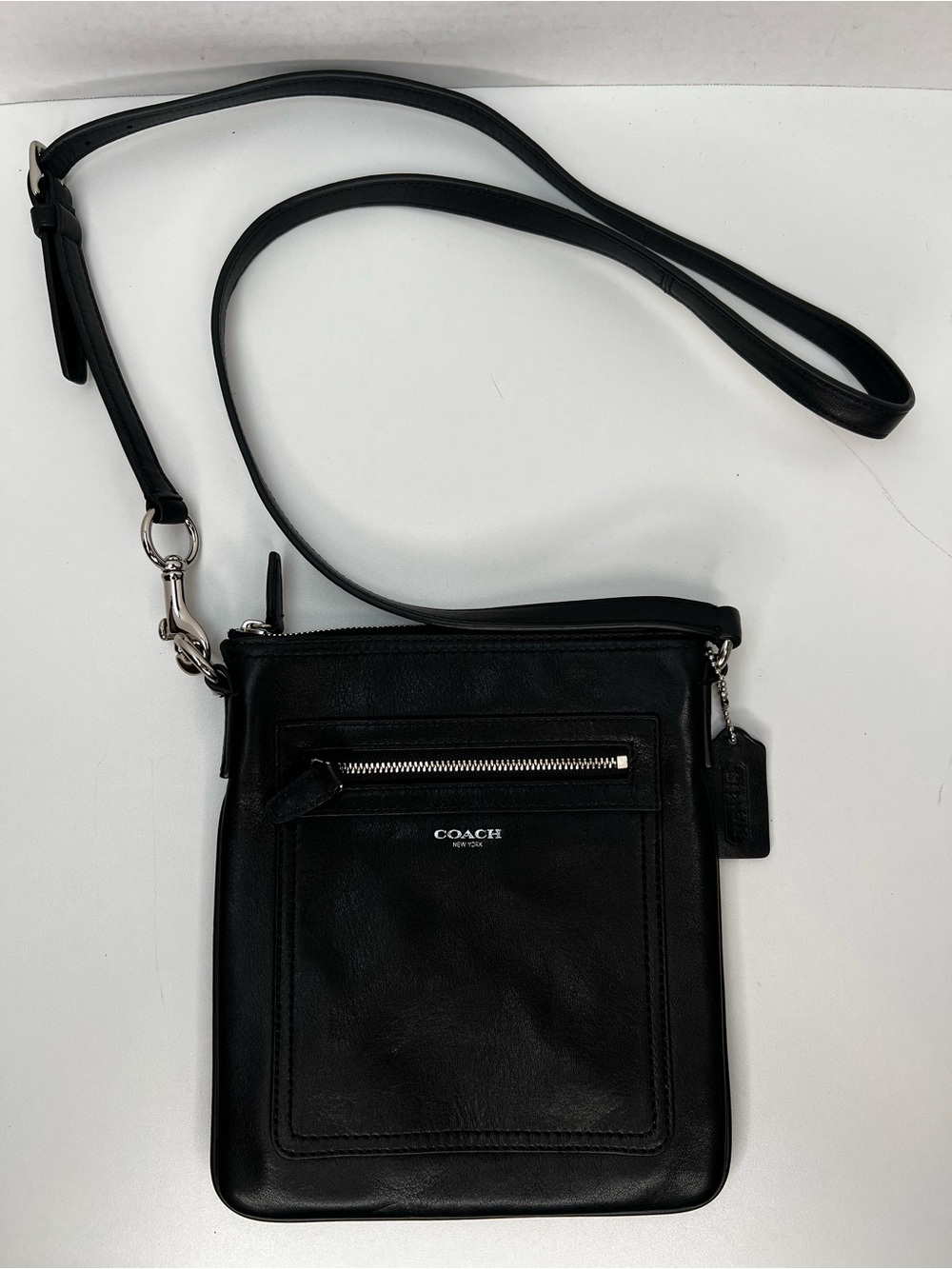 Coach Kitt Messenger Crossbody Bag Black Leather Adjustable Strap Zipper Pocket - Picture 2 of 8